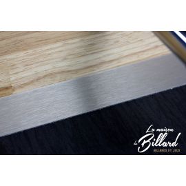 Réglette inox brossé.