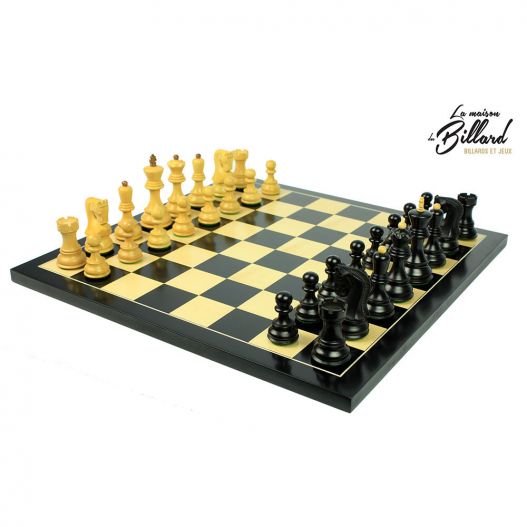 Superbe jeu d’échecs en finition ébène et buis (Taille compétition)