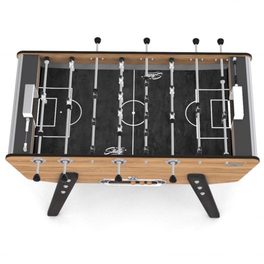 Détail du côté du Baby-foot Outdoor bois et noir, avec finition bois et pieds noirs
