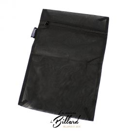 Pochette de rangement noire en maille zippée pour accessoires de jeux traditionnels La Maison du Billard