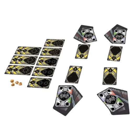 Disposition du jeu Aurum en cours de partie avec cartes étalées et jetons dorés.