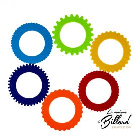 Jeu de lancer Goki avec 6 anneaux en feutrine multicolores aux bords dentelés.