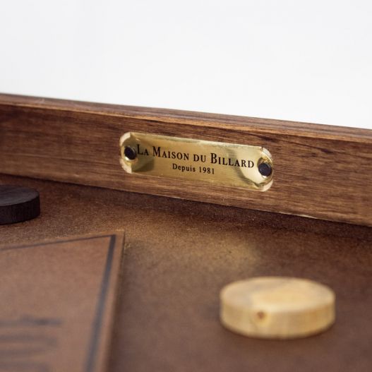 plaquette dorée La Maison du Billard sur jeu en bois triangle des bermudes
