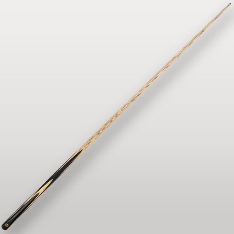 Queue de billard Lord-Cue Black Out vue complète sur fond clair, fût noir et bois naturel.