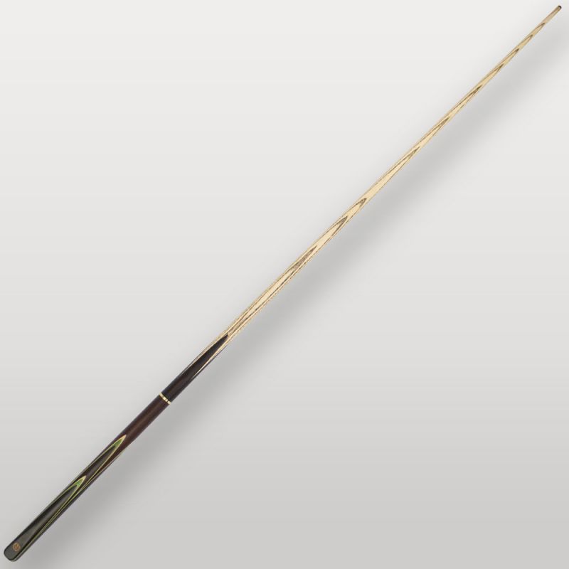 Queue de billard Lord Cue Émeraude vue complète, design bois foncé et détails verts.