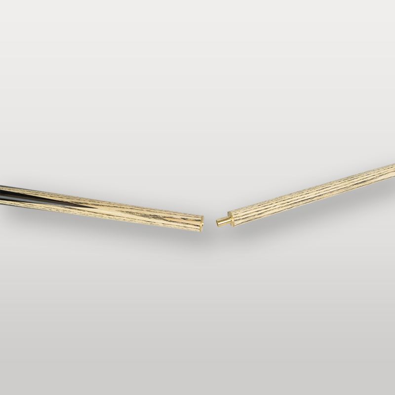 Jonction en demie sur une queue de billard bleue