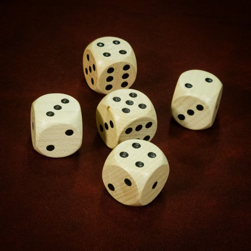 plusieurs des en bois pour jouer