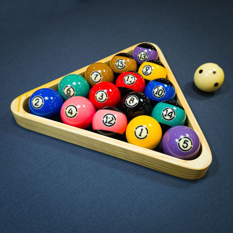 triangle en bois pour billes de billard américain