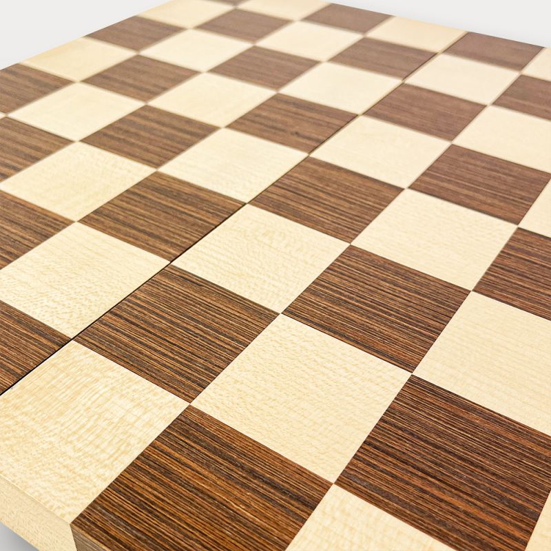 Jeu d’échecs en bois marqueté – Coffret élégant et durable