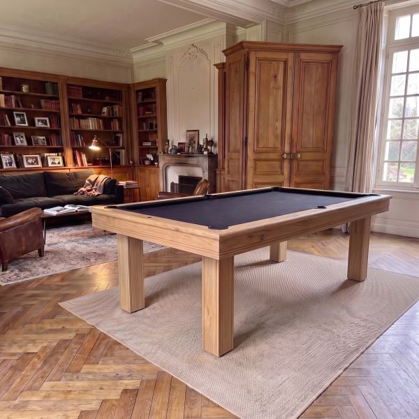 Billard de salon Loft en chêne massif dans le salon d'une ancienne demeure