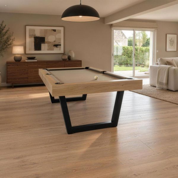 Billard table convertible Harmony V en chêne, piétement en V noir, dans un séjour