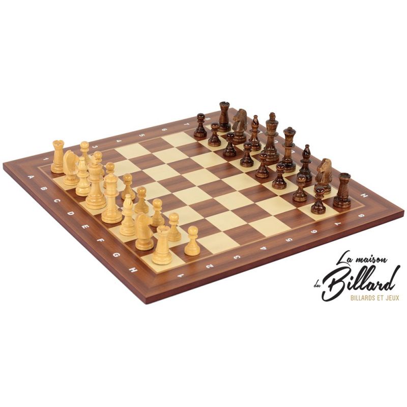 Le jeu d'échecs en bois version luxe