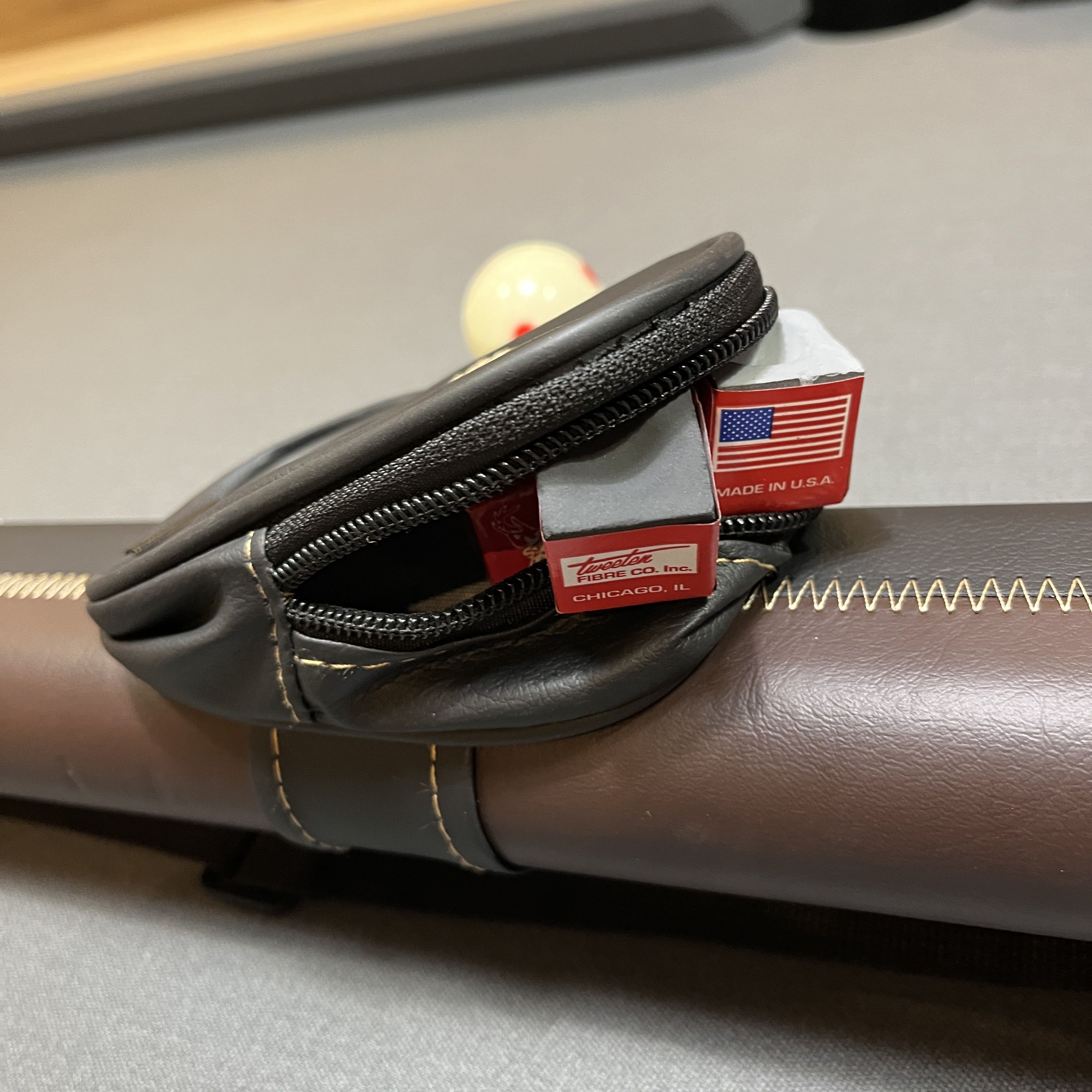 Tube marron pochette rangement