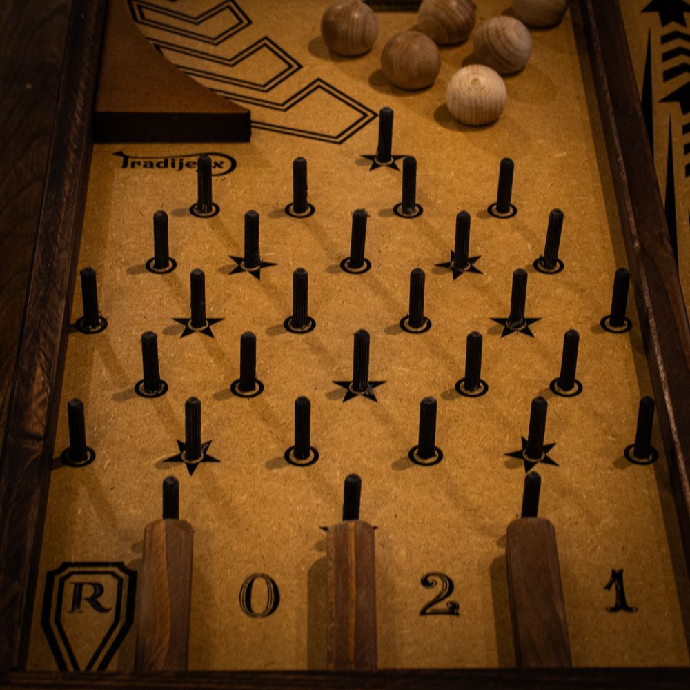 jeu en bois de hazard et de chance