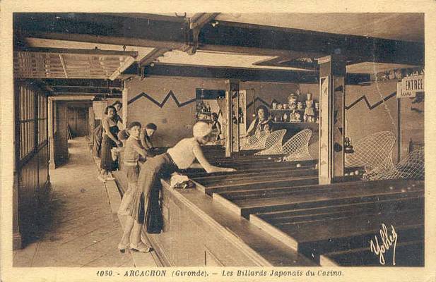 Parties de billard japonais au casino de la plage