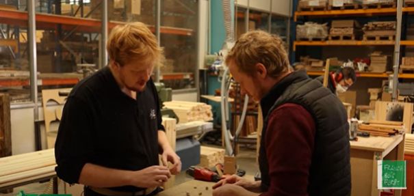 Silence ça pousse...des jouets en bois dans l'atelier La Maison du Billard !