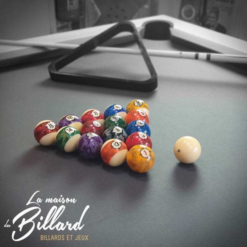 Quelle matière pour les boules de billard ?