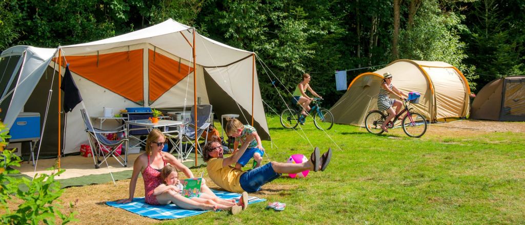 Nos meilleurs jeux de camping pour de super vacances !
