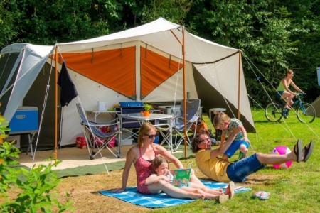 Nos meilleurs jeux de camping pour de super vacances !